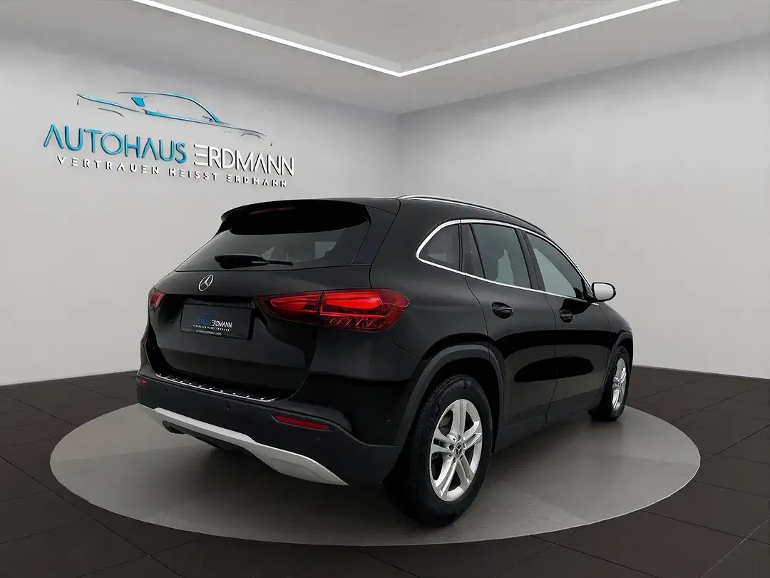 Mercedes-Benz GLA 200 AUT - Thumbnail 4