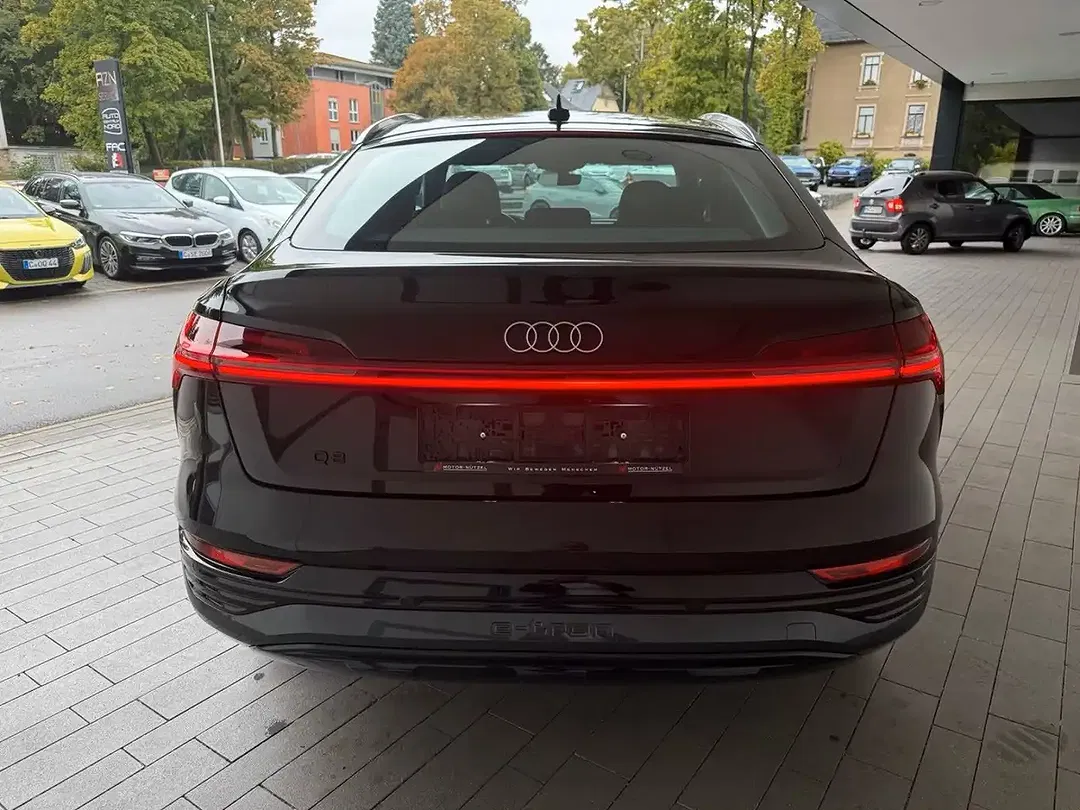 Audi Q8 50 e-tron quattro Sportback advanced - Thumbnail 6