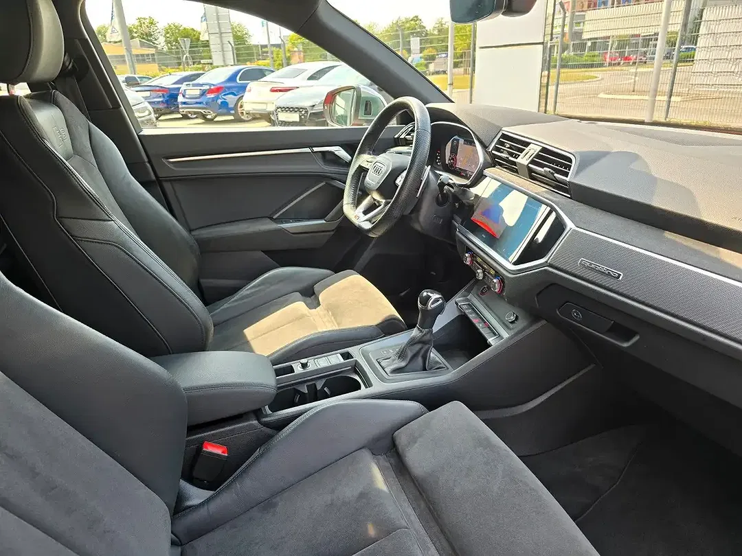 Audi RS Q3 2.5 TFSI quattro - Thumbnail 5