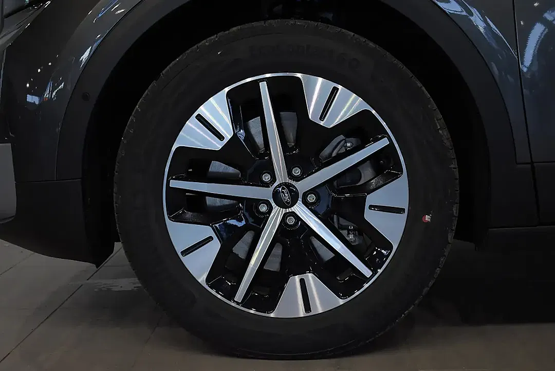 Ford Explorer Select - Thumbnail 5