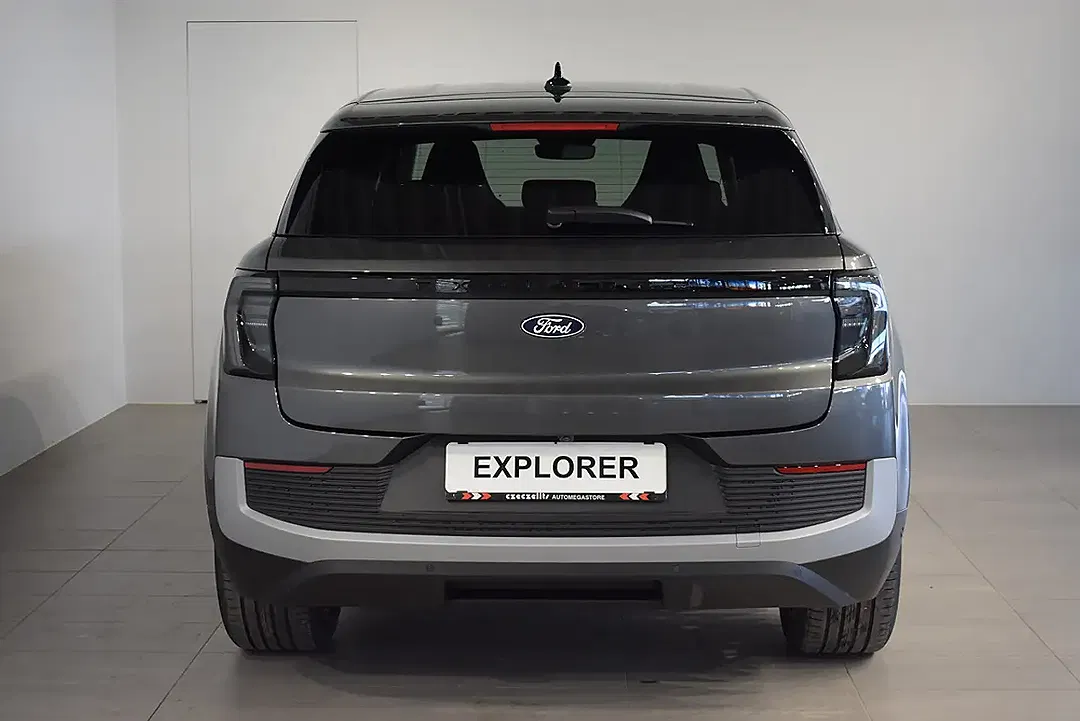 Ford Explorer Select - Thumbnail 6