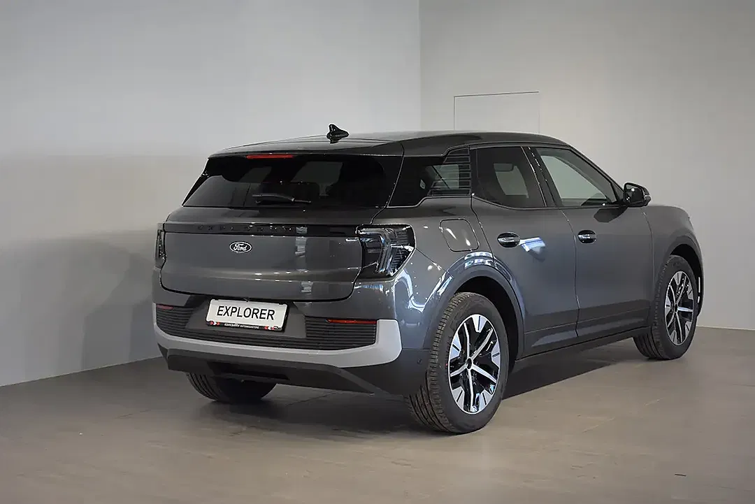 Ford Explorer Select - Thumbnail 7