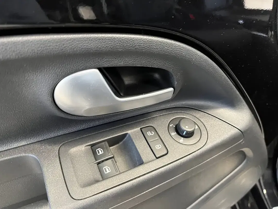 Volkswagen e-up! Style Plus - Thumbnail 17
