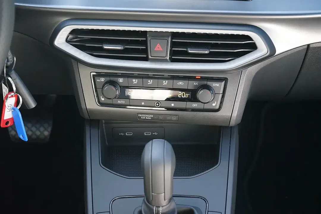 SEAT Ibiza 1.0 TSI DSG FR - Thumbnail 10