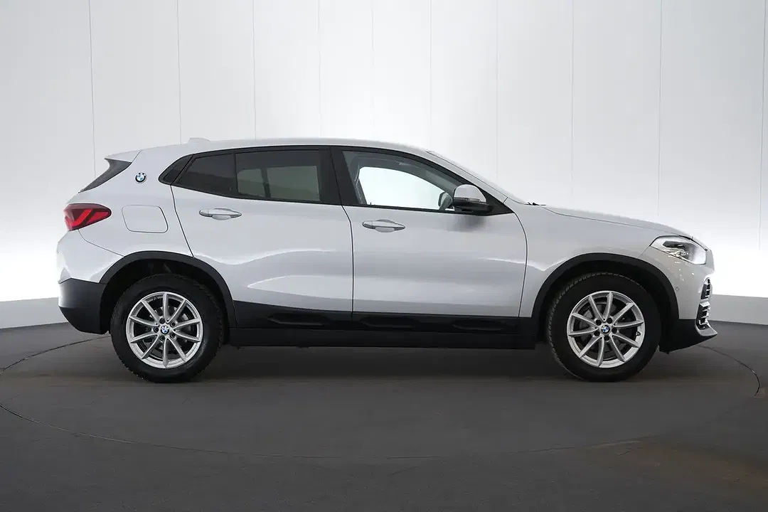 BMW X2 1.5 sDrive Business - Thumbnail 3