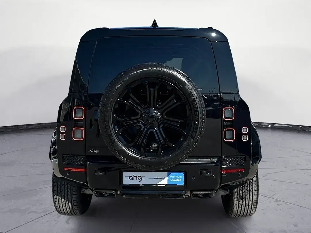 Land Rover Defender P635 OCTA Black Edition 110 - Thumbnail 3