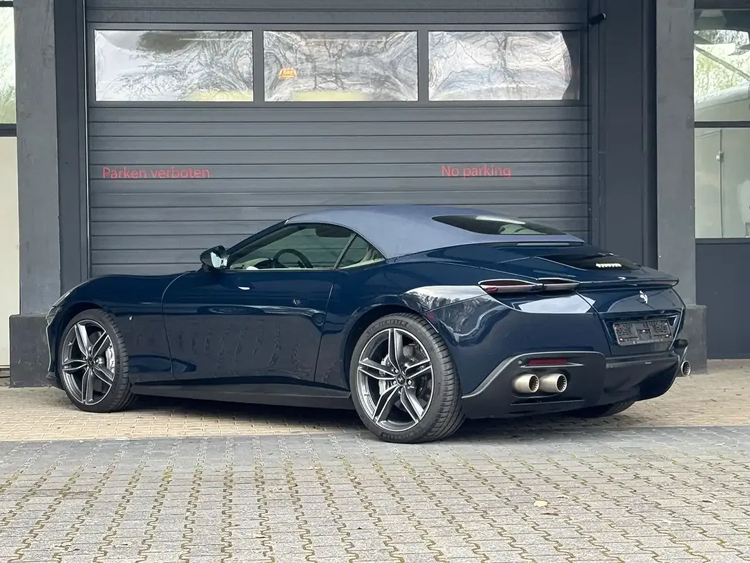 Ferrari Roma Spider - Thumbnail 4