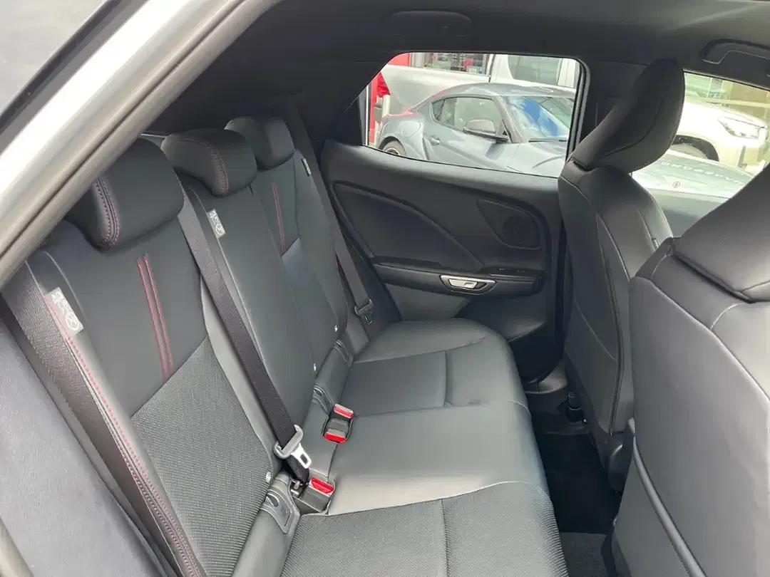 Lexus LBX 1.5 Hybrid Emotion - Thumbnail 20