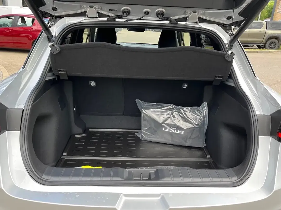 Lexus LBX 1.5 Hybrid Emotion - Thumbnail 9