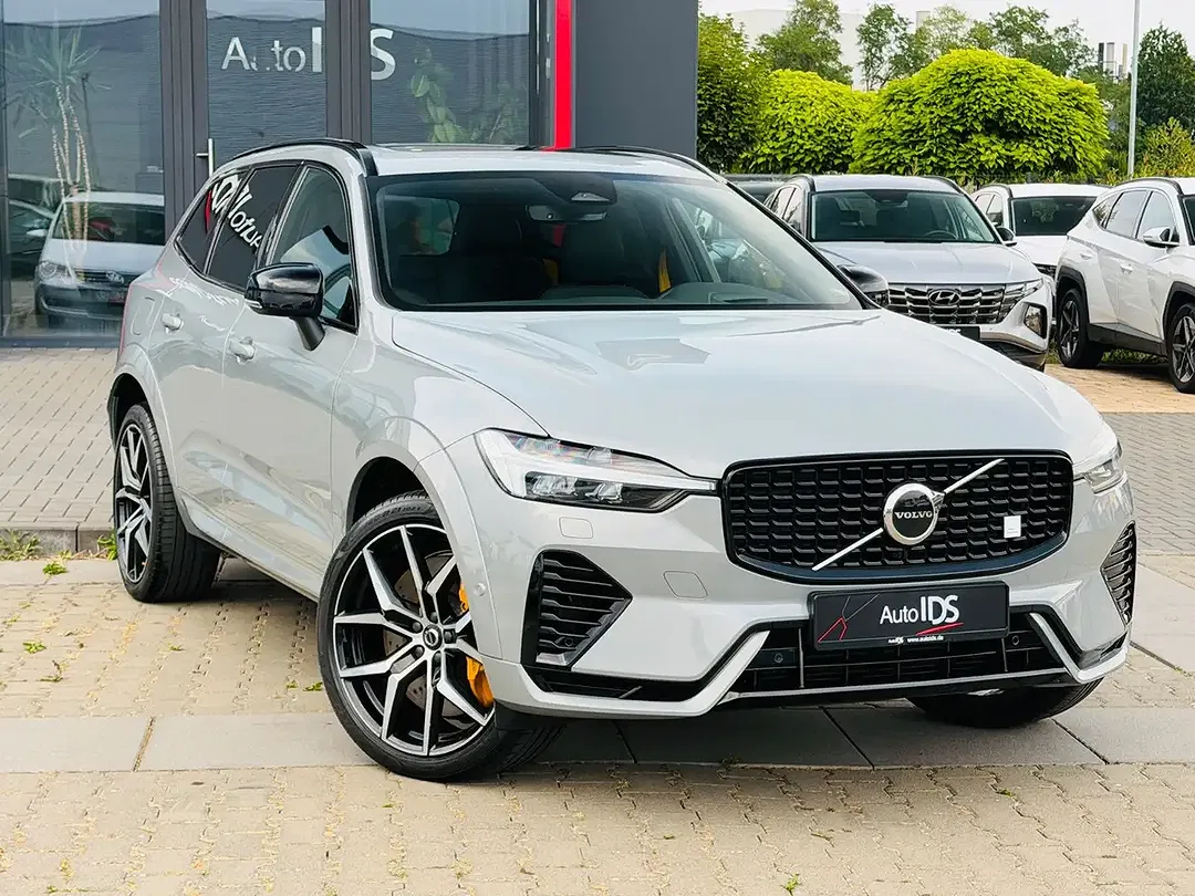 Volvo XC60 PHEV Hybrid Polestar Engineered Recharge - Thumbnail 1