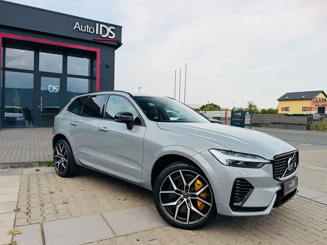 Volvo XC60 PHEV Hybrid Polestar Engineered Recharge - Thumbnail 2