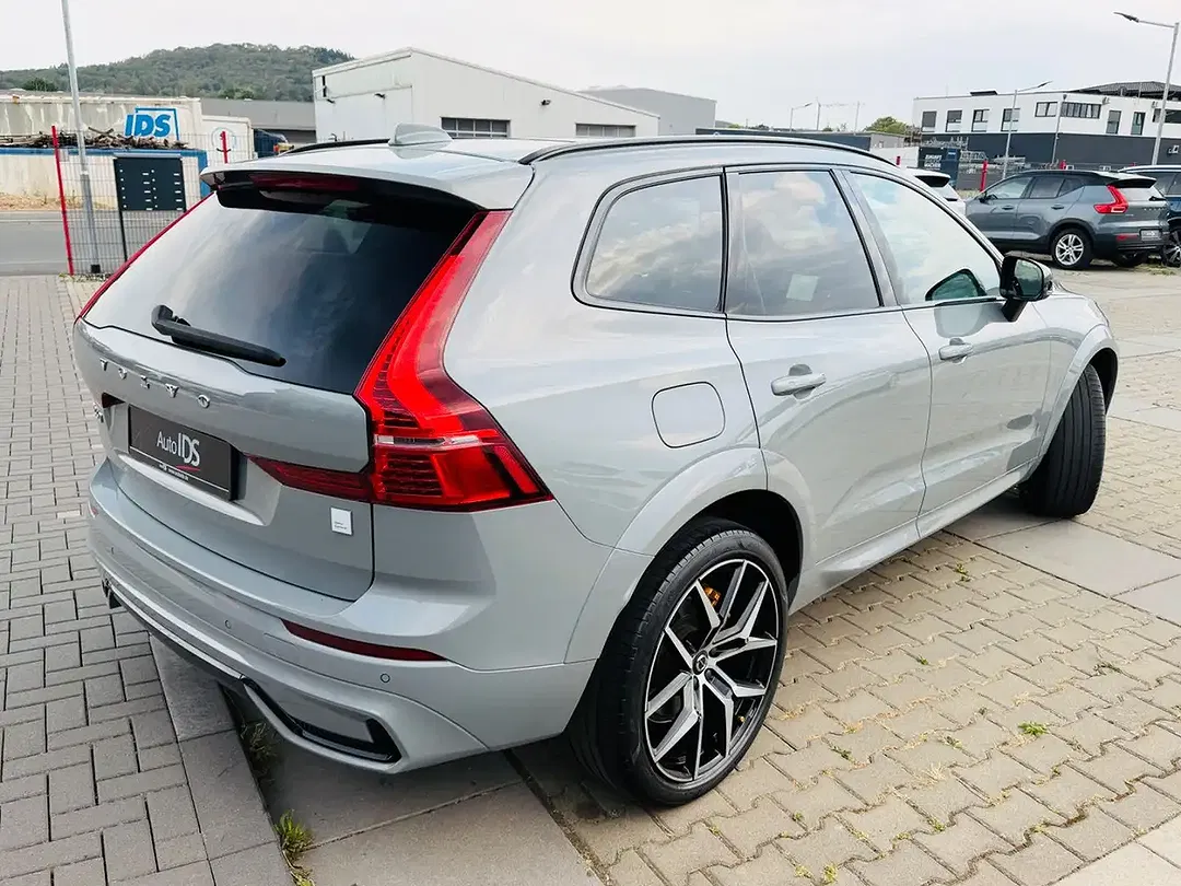 Volvo XC60 PHEV Hybrid Polestar Engineered Recharge - Thumbnail 4