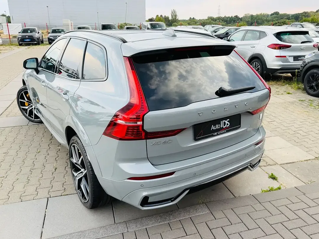 Volvo XC60 PHEV Hybrid Polestar Engineered Recharge - Thumbnail 5