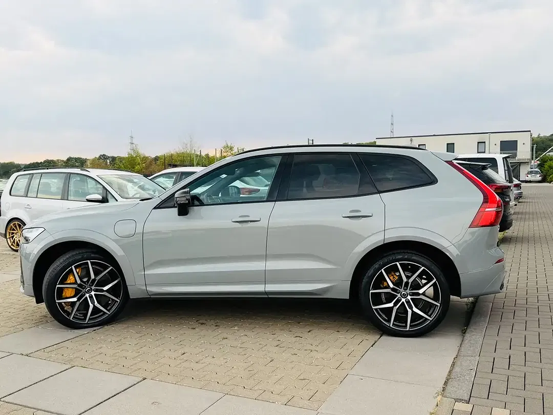 Volvo XC60 PHEV Hybrid Polestar Engineered Recharge - Thumbnail 6