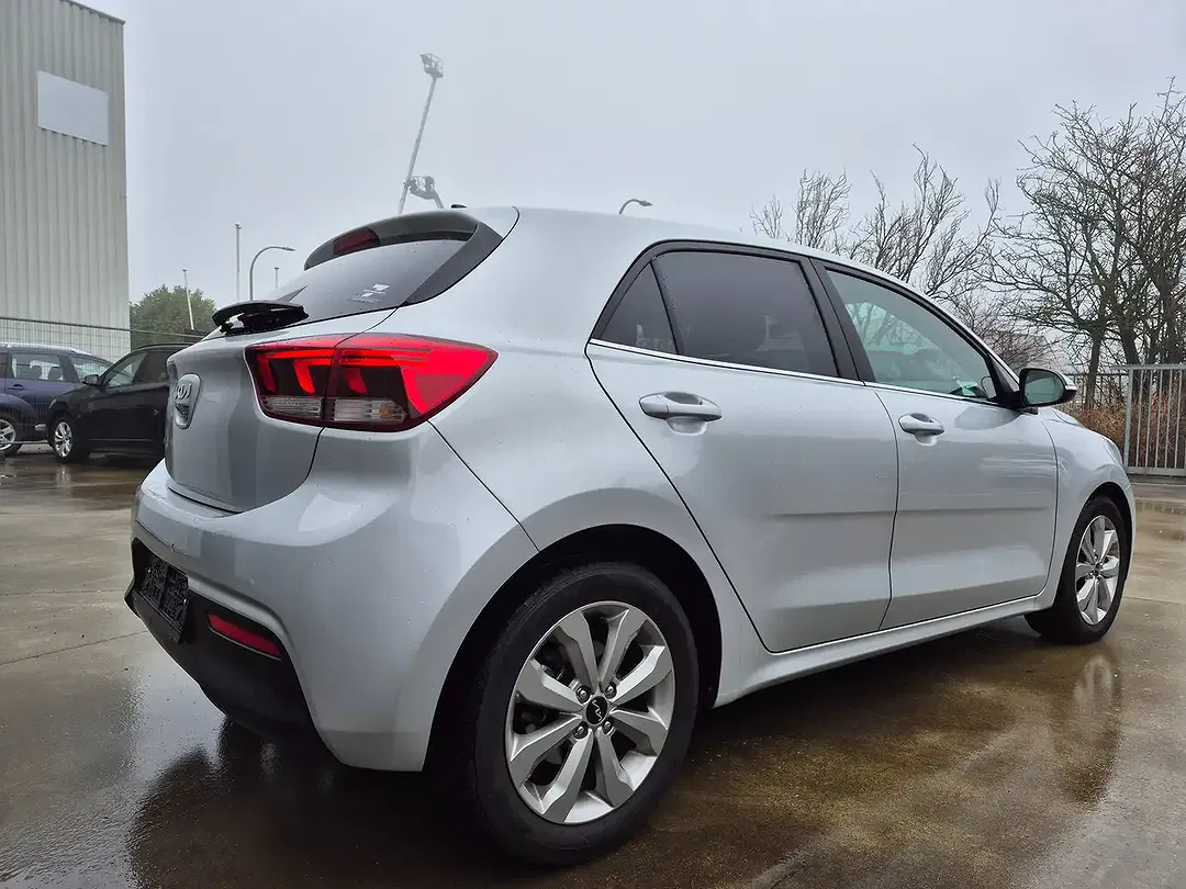 Kia Rio 1.0 - Thumbnail 10
