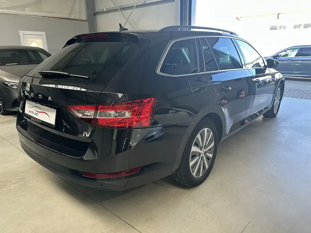 Skoda Superb iV Ambition - Thumbnail 6