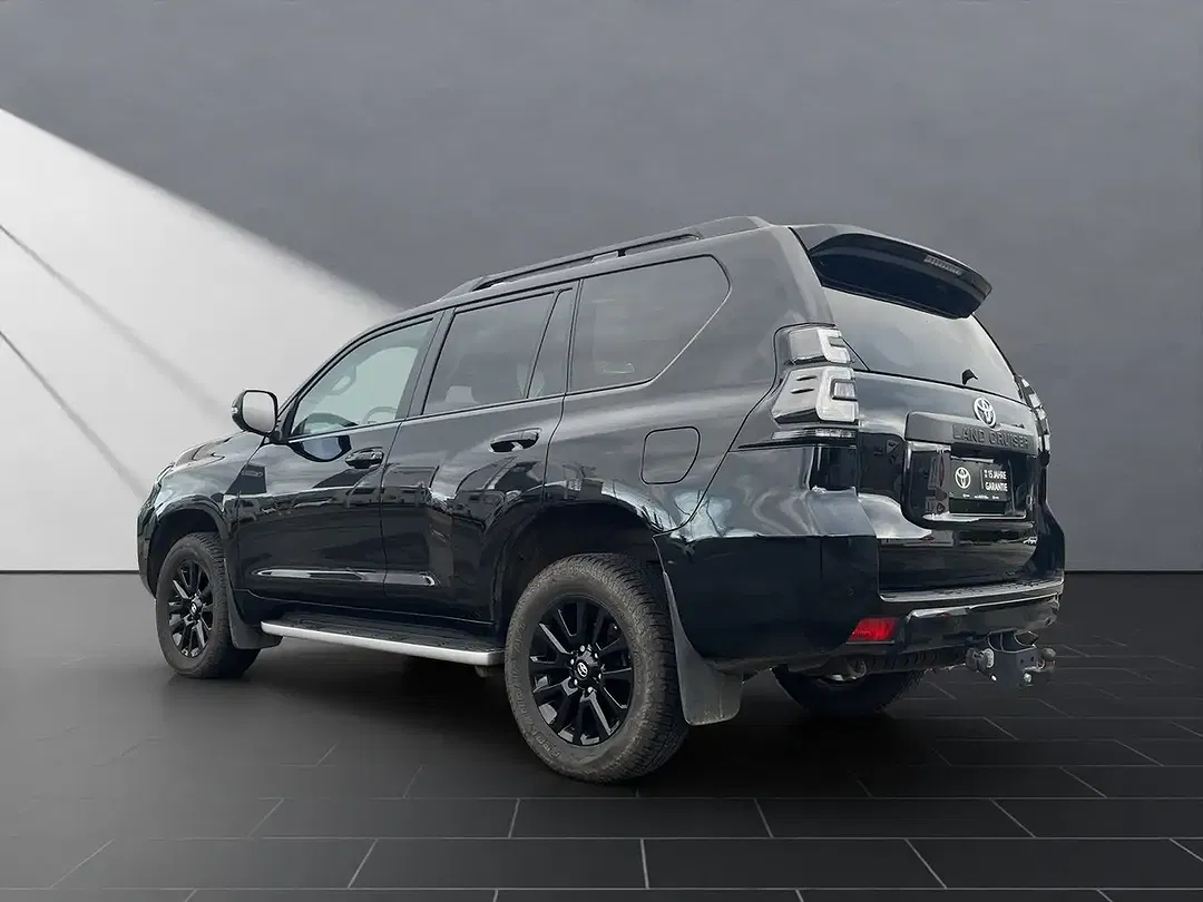 Toyota Land Cruiser 2.8 - Thumbnail 3