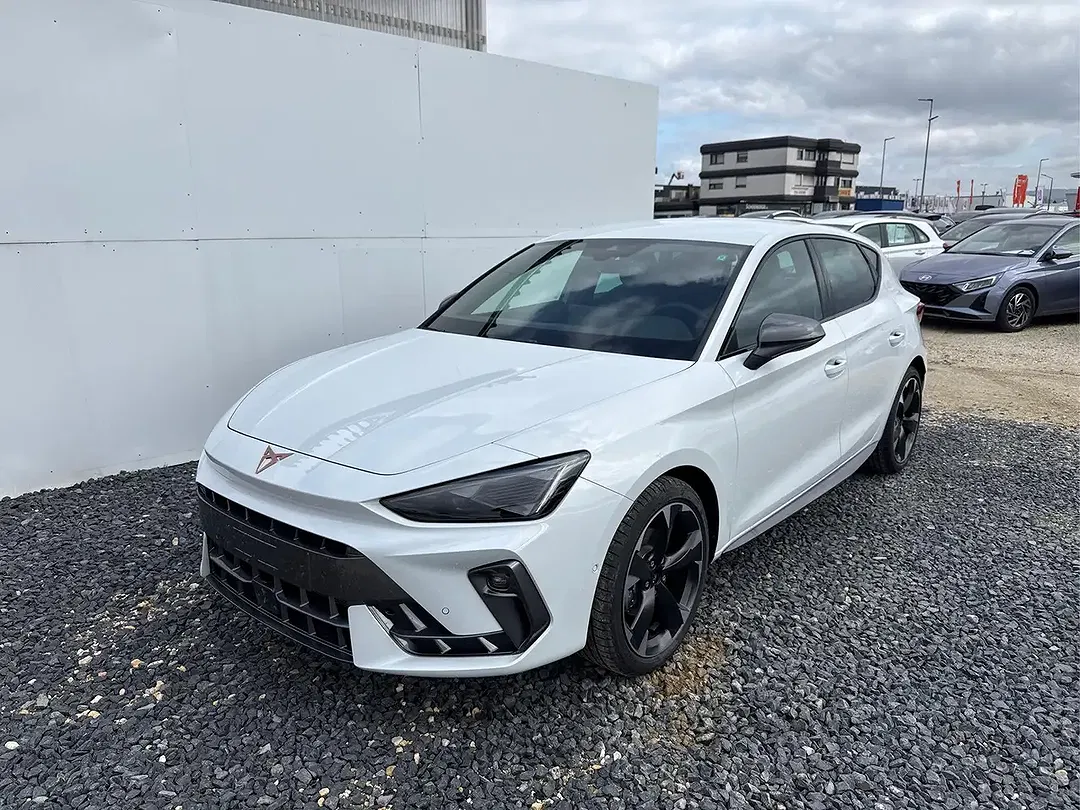 CUPRA Leon 1.5 eTSI DSG - Thumbnail 1