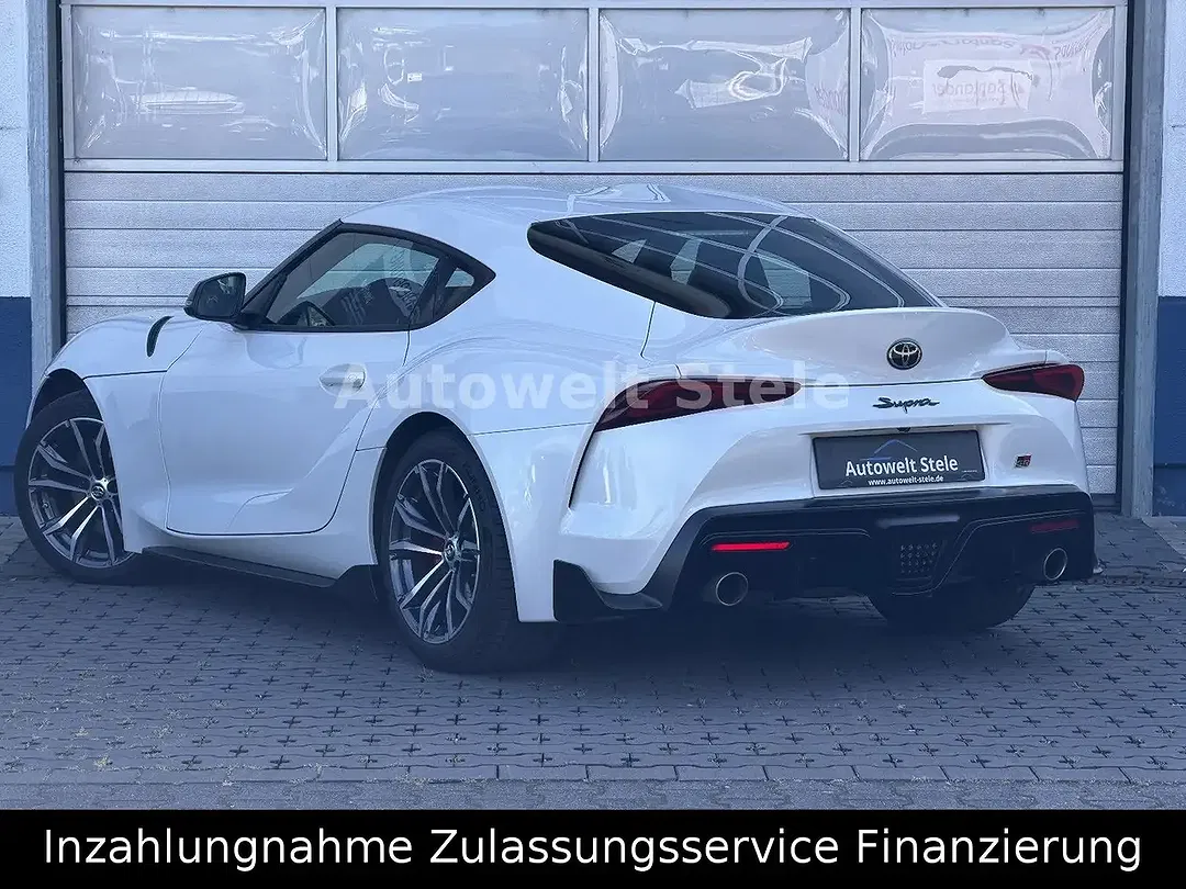 Toyota Supra - Thumbnail 3