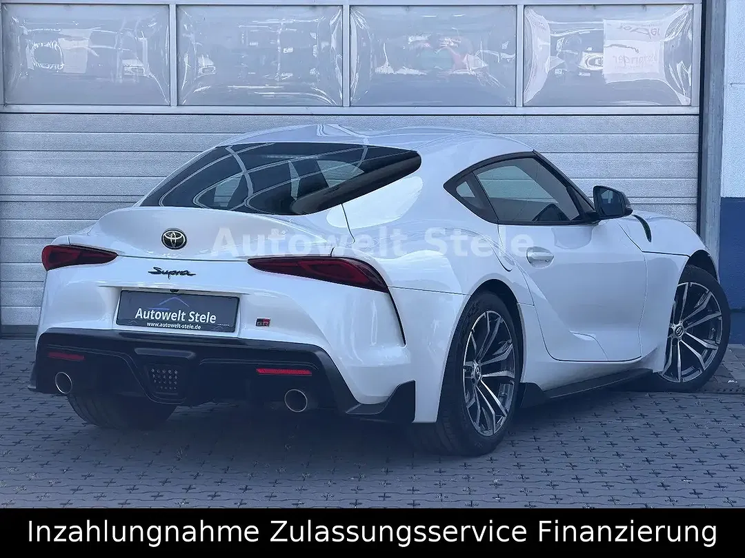 Toyota Supra - Thumbnail 4