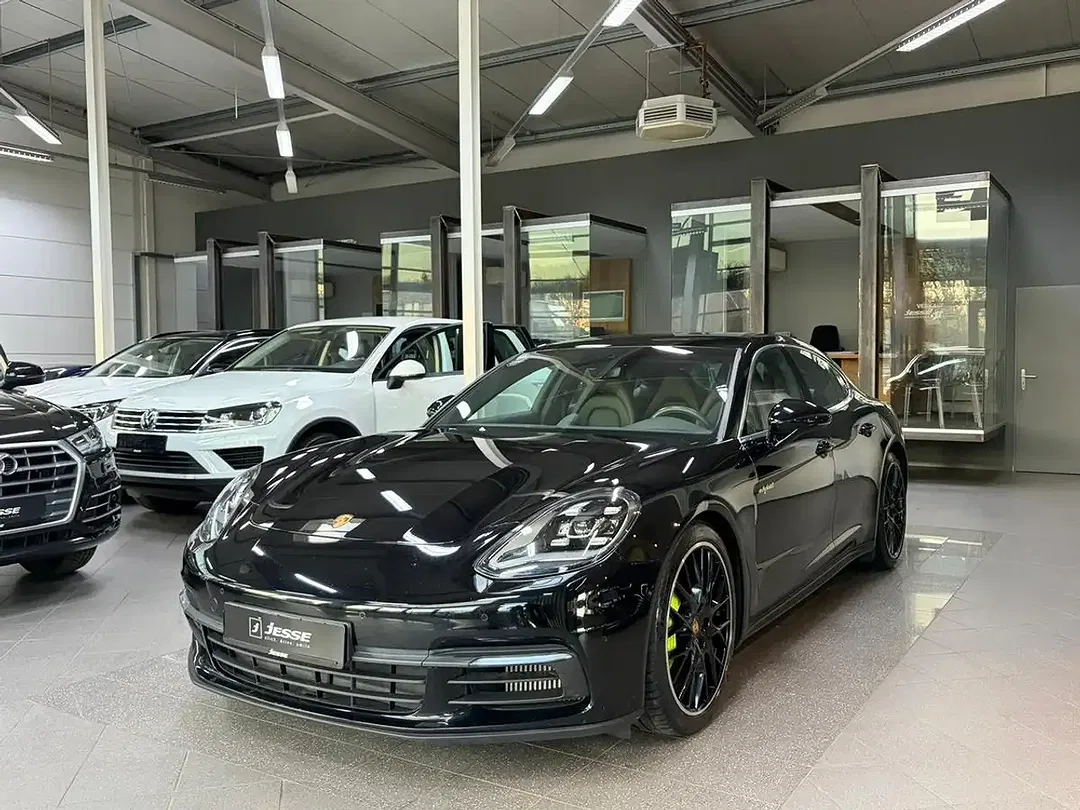 Porsche Panamera E-Hybrid 4 Sport Chrono - foto 1