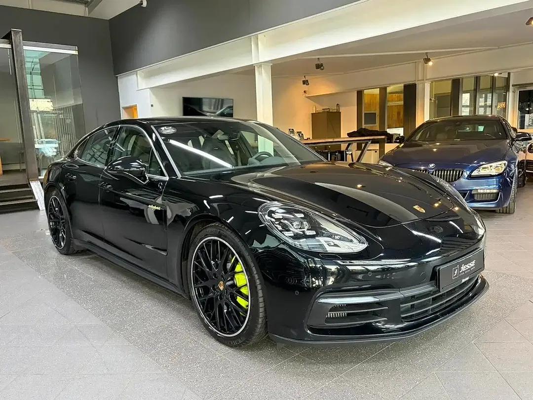 Porsche Panamera E-Hybrid 4 Sport Chrono - Thumbnail 3