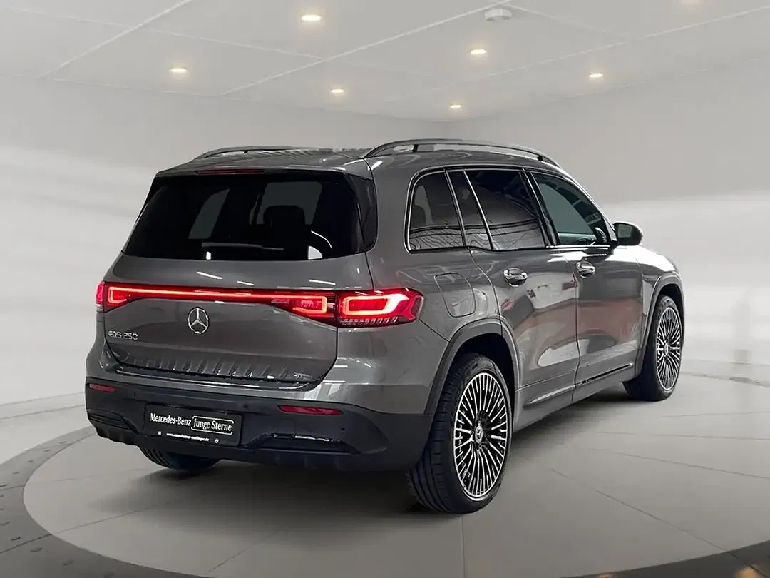 Mercedes-Benz EQB 250 AMG MBUX Night - Thumbnail 3