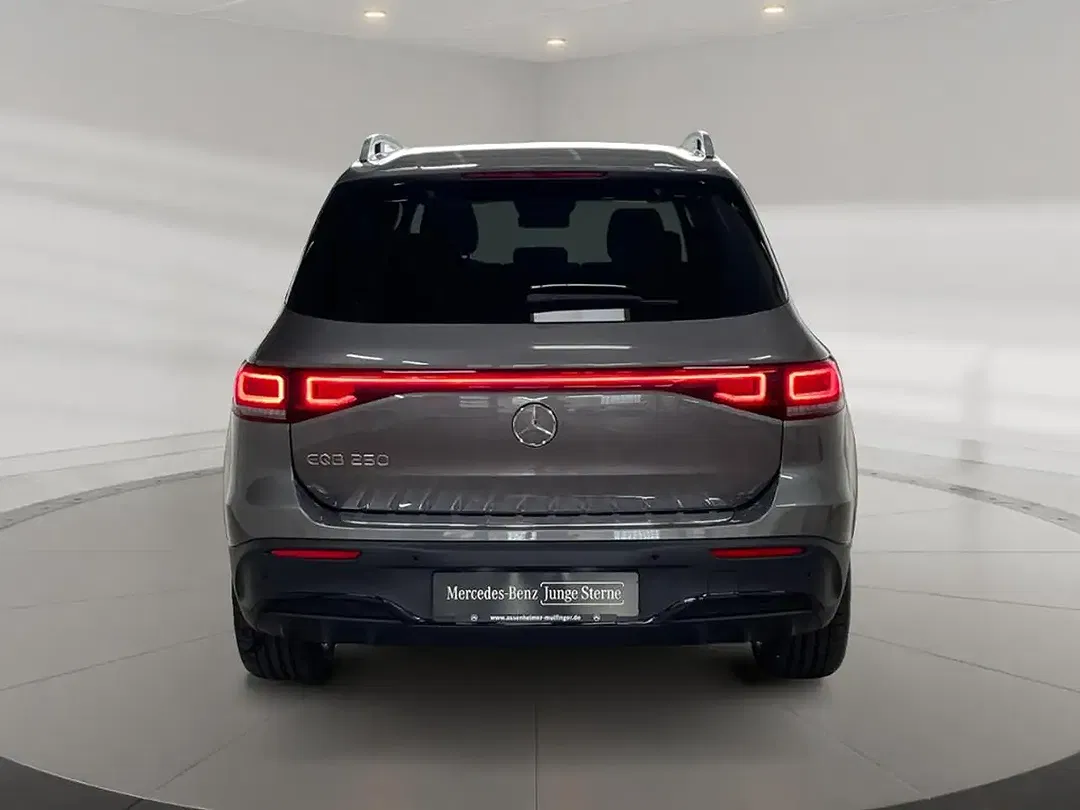 Mercedes-Benz EQB 250 AMG MBUX Night - Thumbnail 5