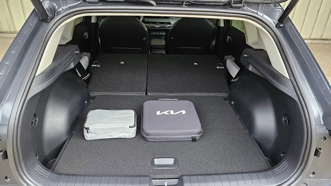 Kia EV4 Earth - Thumbnail 12