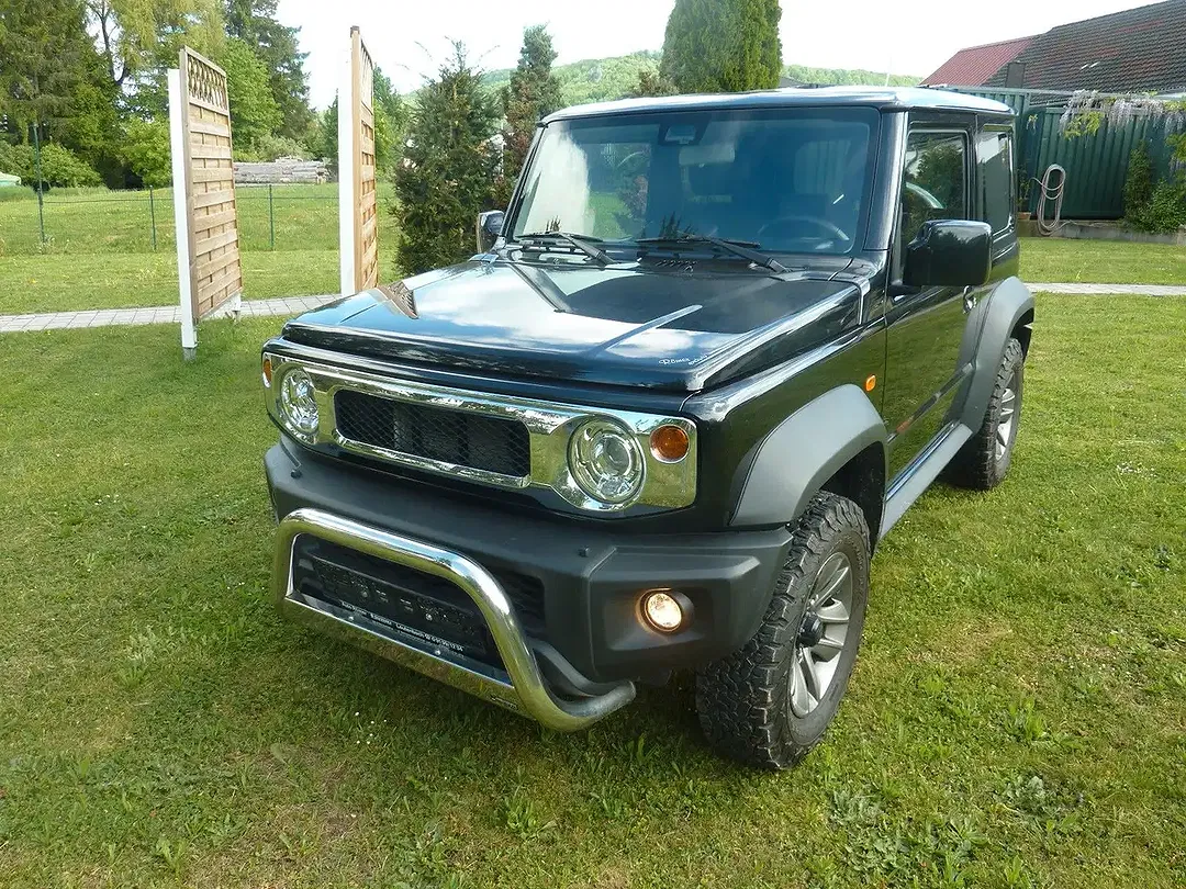 Suzuki Jimny 1.5 AllGrip Comfort+ - foto 1