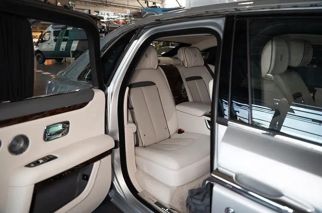 Rolls-Royce Ghost - Thumbnail 10