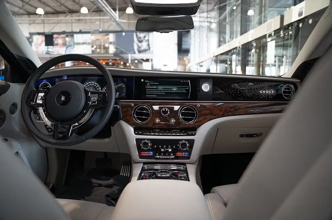 Rolls-Royce Ghost - Thumbnail 12