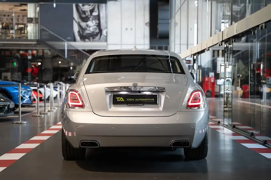 Rolls-Royce Ghost - Thumbnail 3