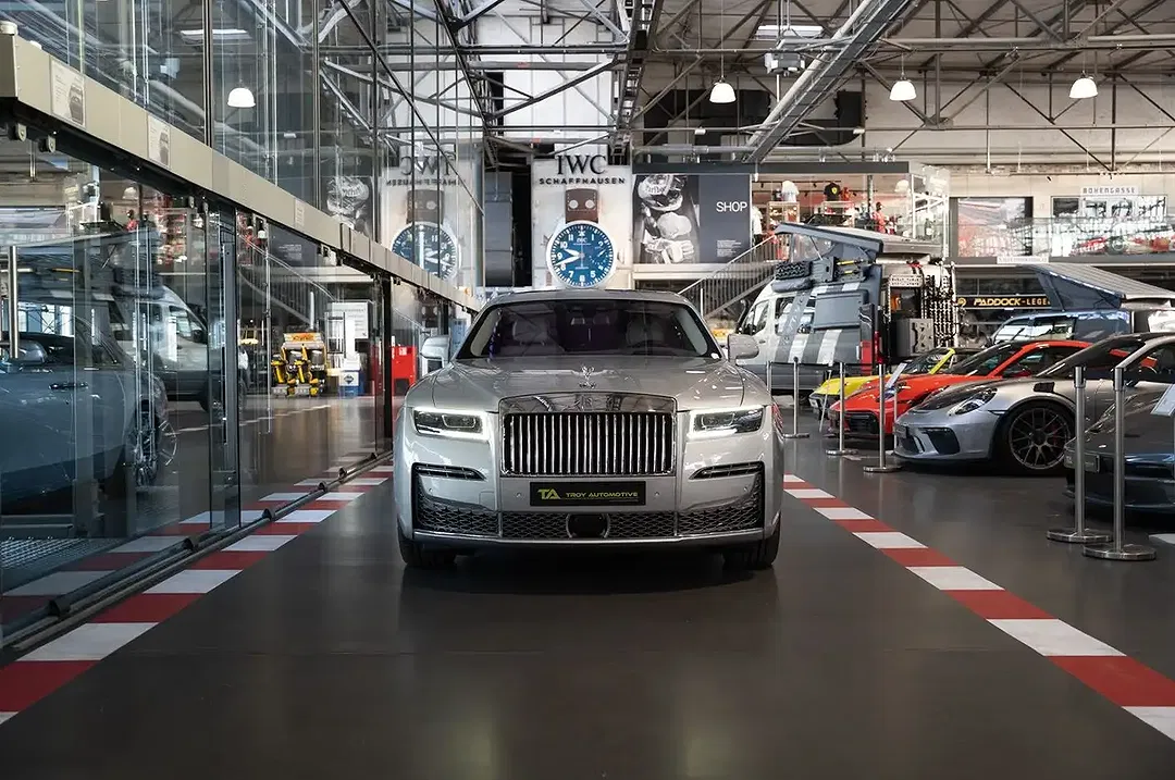 Rolls-Royce Ghost - Thumbnail 6