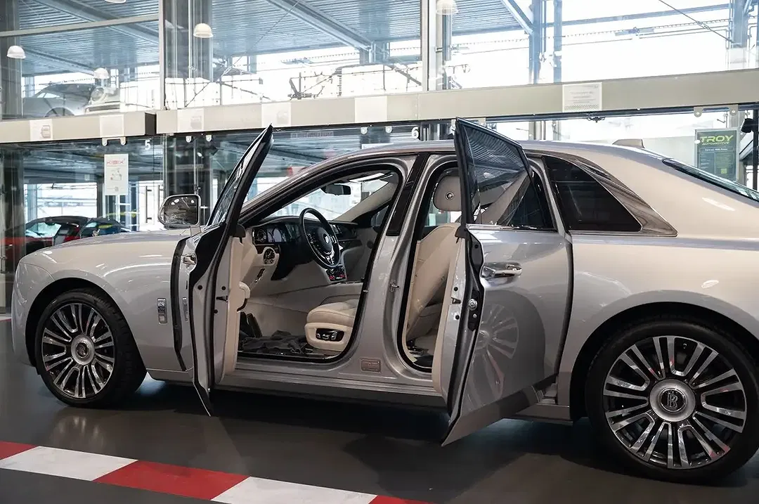 Rolls-Royce Ghost - Thumbnail 9