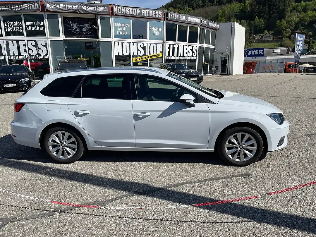 SEAT Leon Style - Thumbnail 4