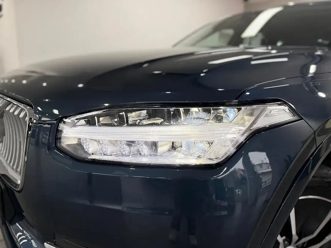 Volvo XC90 T8 PHEV Hybrid AWD - Thumbnail 4