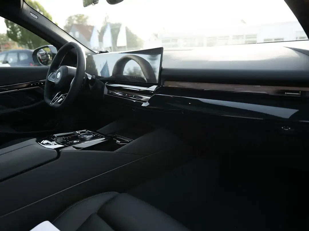 BMW 530 xDrive M Sport Pro - Thumbnail 8