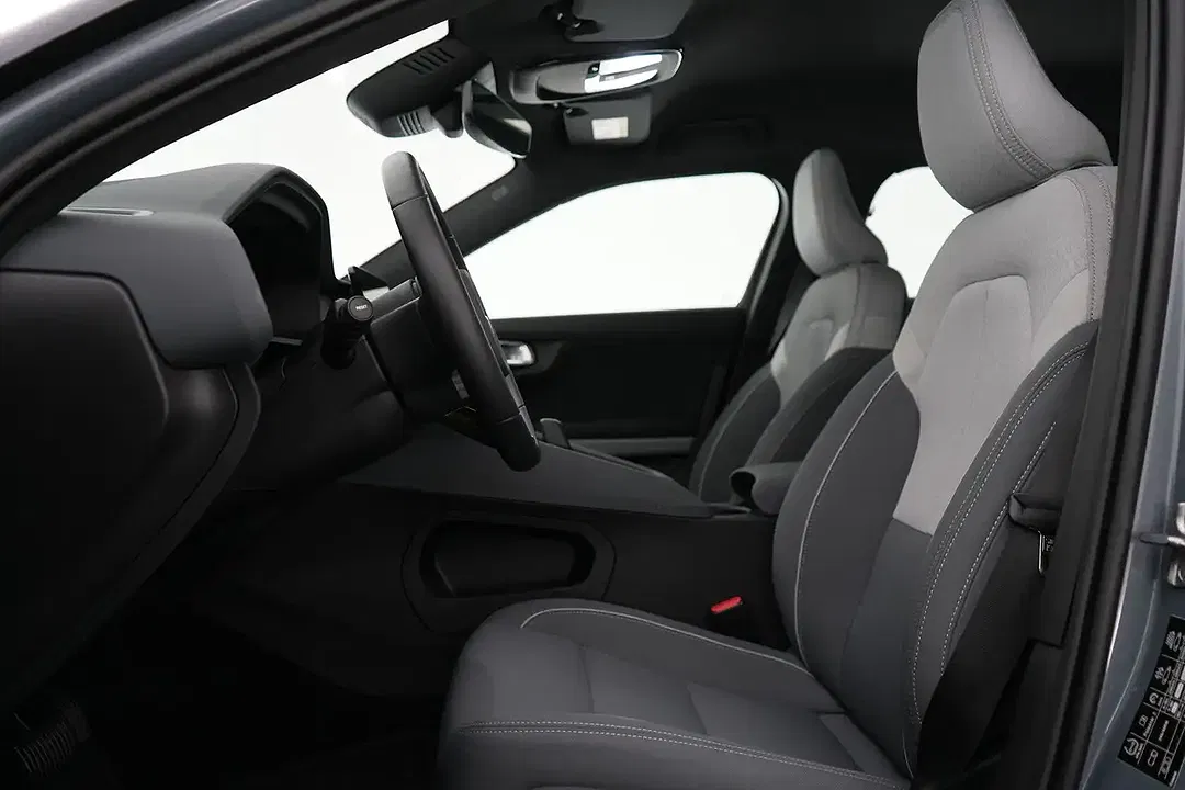 Polestar 2 64 kWh Single Motor Standard Range Pilot - Thumbnail 13