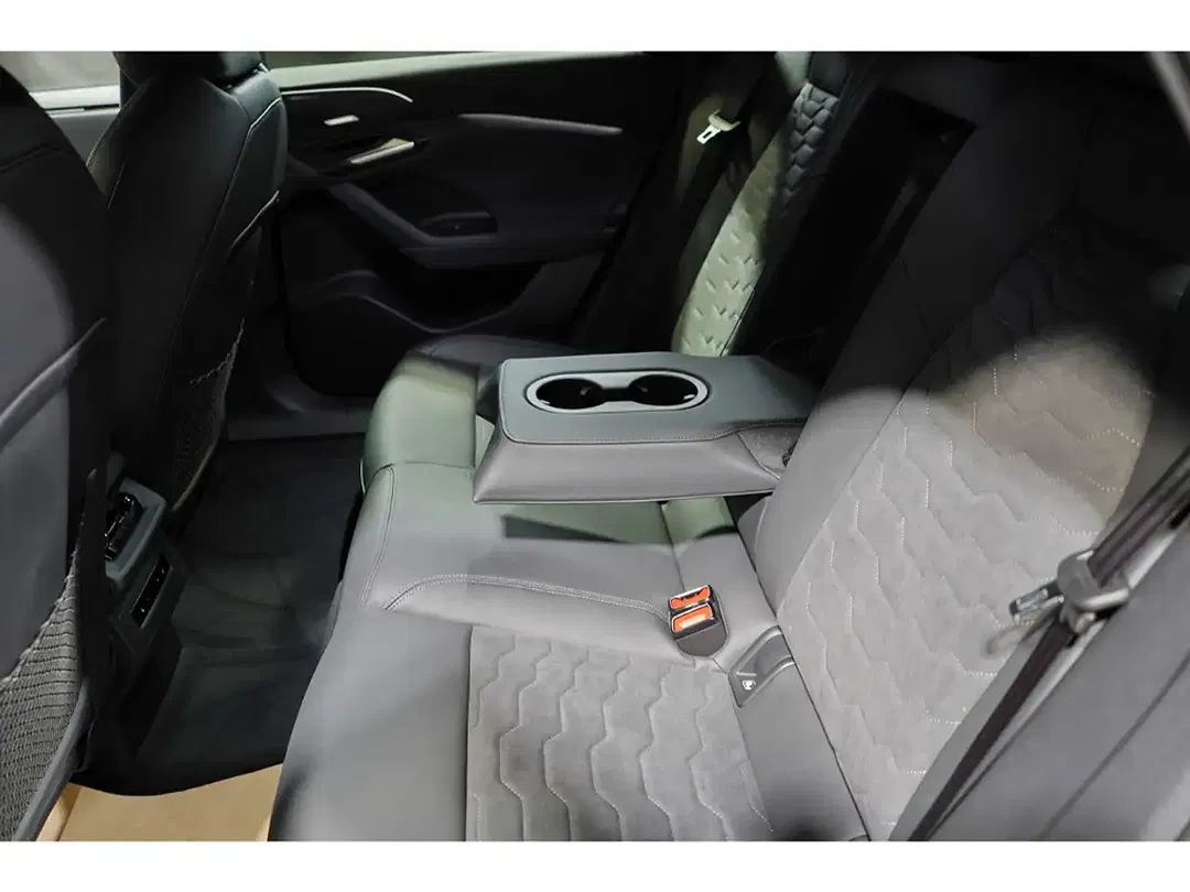 Audi A6 quattro Avant S line - Thumbnail 10