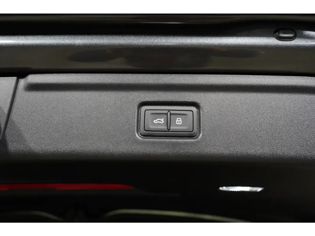 Audi A6 quattro Avant S line - Thumbnail 12