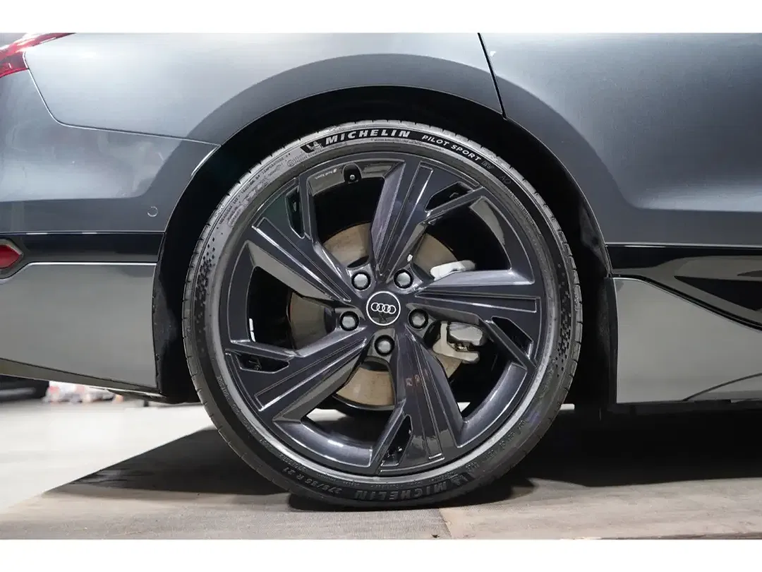 Audi A6 quattro Avant S line - Thumbnail 13