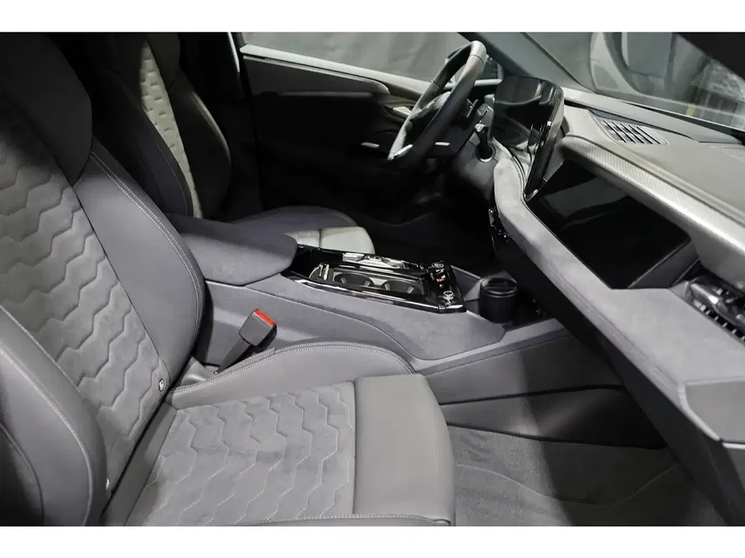 Audi A6 quattro Avant S line - Thumbnail 5