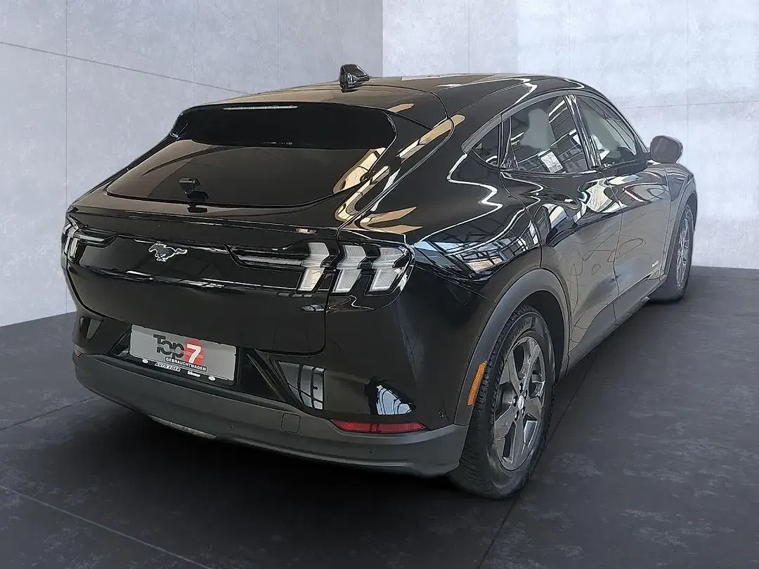 Ford Mustang - Thumbnail 4