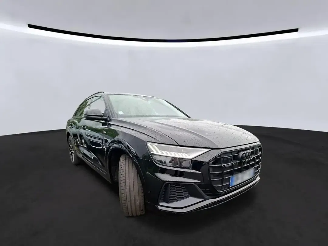 Audi Q8 S line - Thumbnail 4