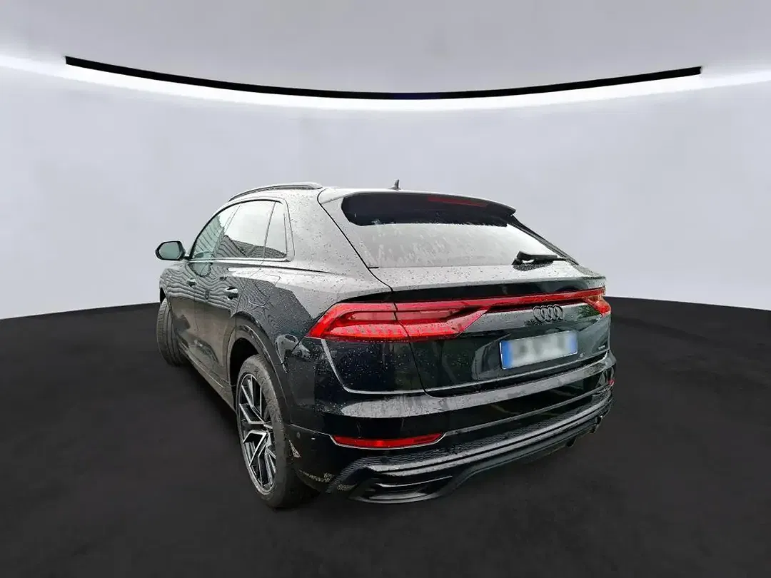 Audi Q8 S line - Thumbnail 6