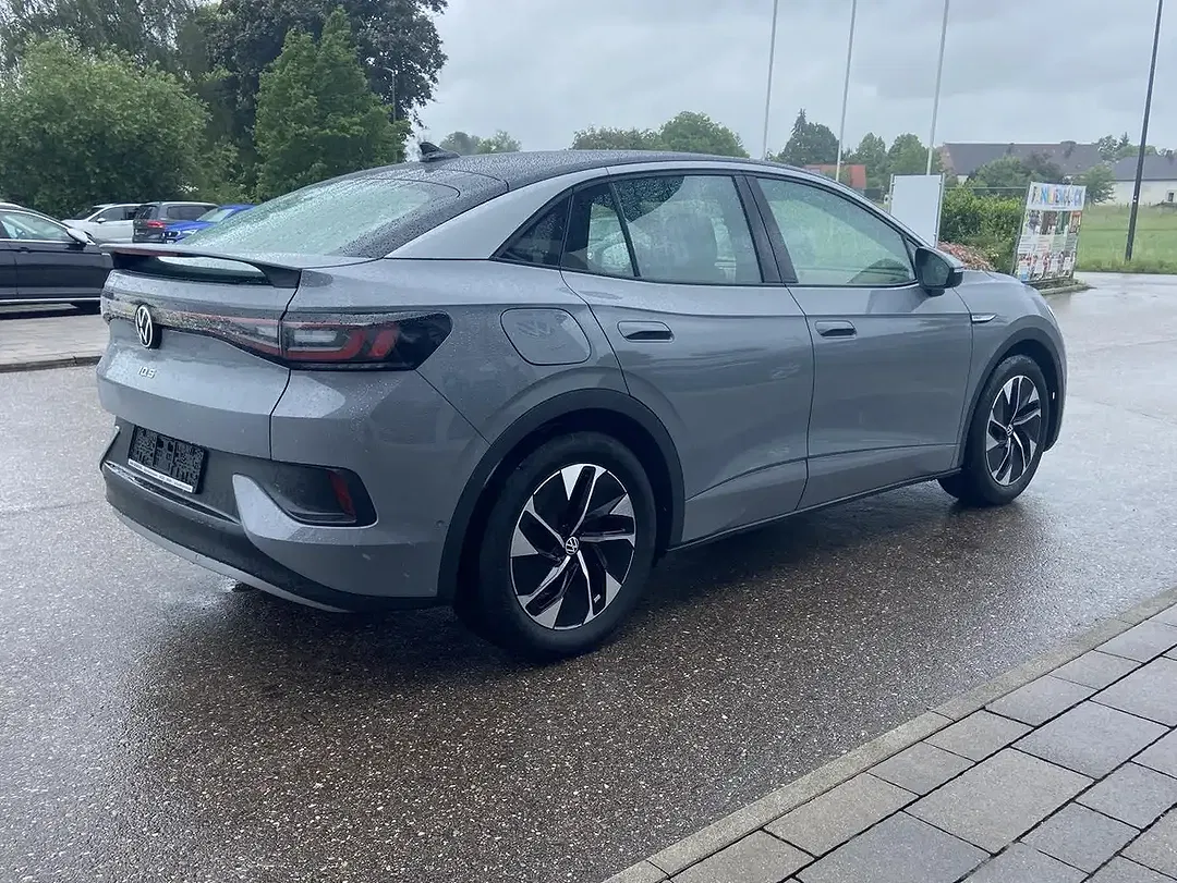 Volkswagen ID.5 Pro - Thumbnail 6