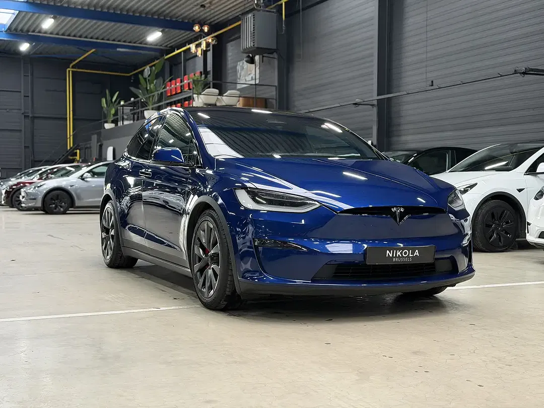 Tesla Model X Plaid Active - Thumbnail 11