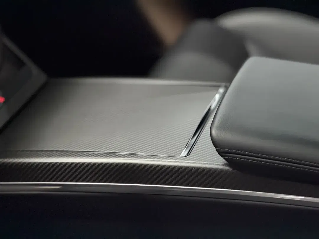 Tesla Model X Plaid Active - Thumbnail 13