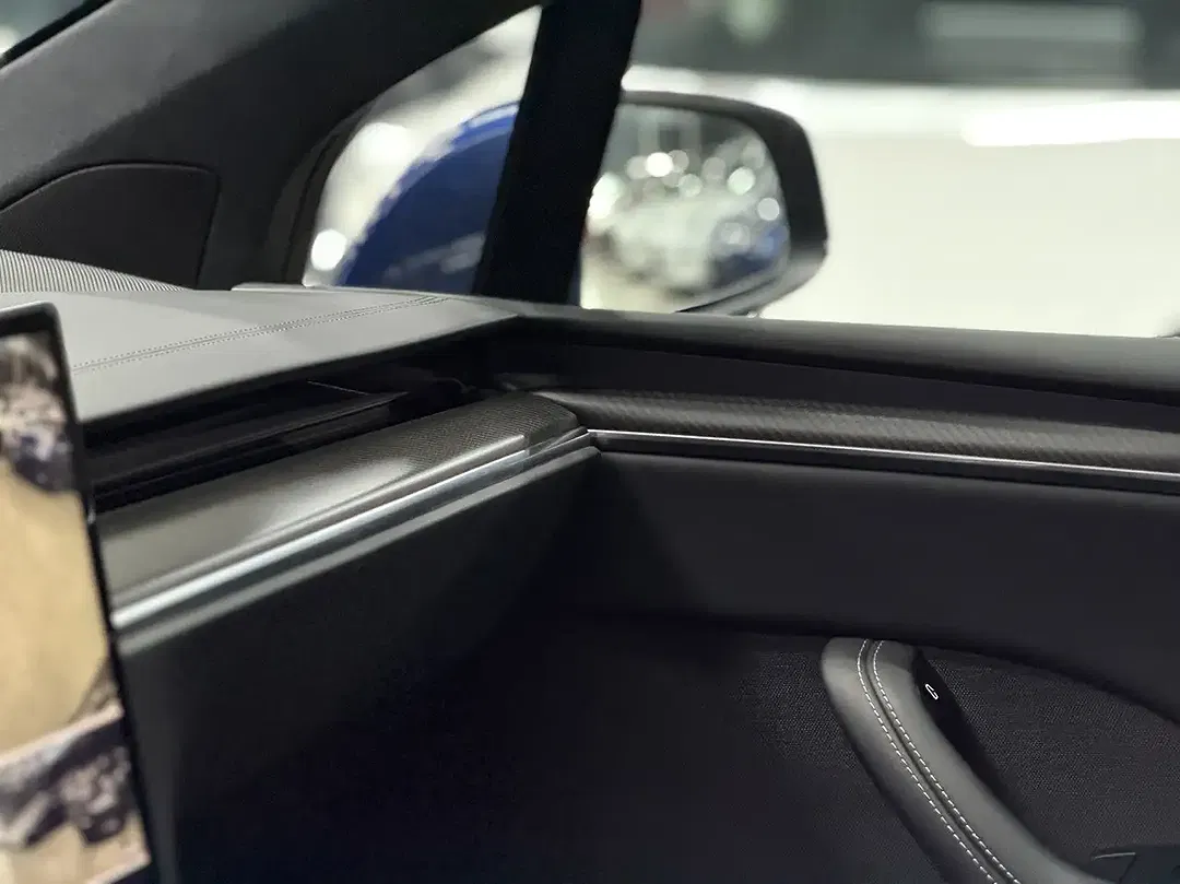 Tesla Model X Plaid Active - Thumbnail 14